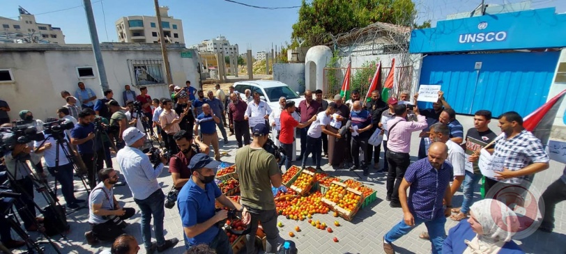 غزة: مزارعون يحتجون رفضاً لاشتراطات الاحتلال على صادراتهم الزراعية