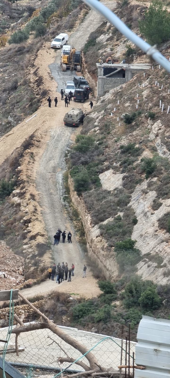 بينها مسجد ومنازل- 8 اخطارات جديدة بالهدم في نحالين غرب بيت لحم