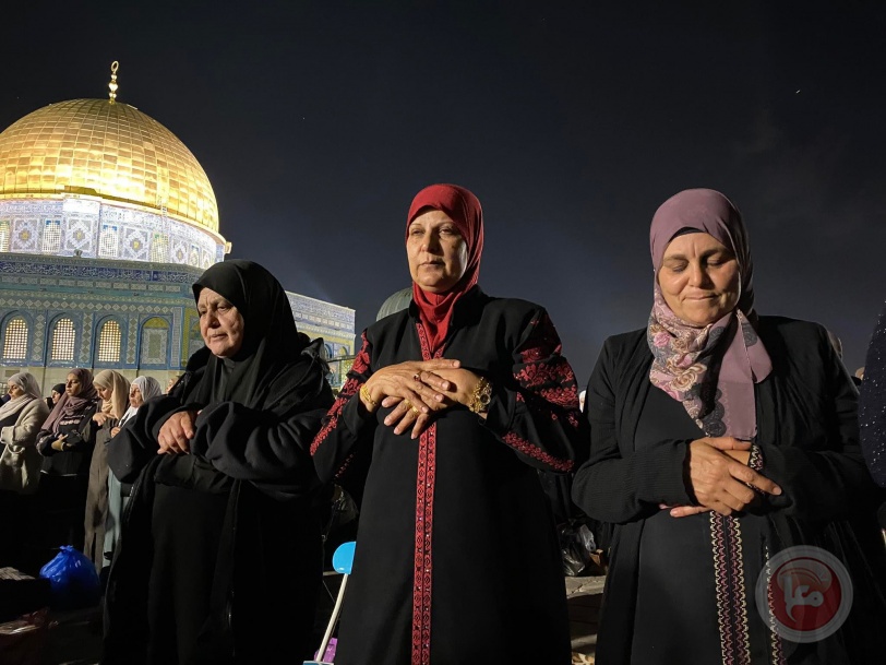 صور- في ليلة القدر.. الأقصى ممتلئ حتى مطلع الفجر