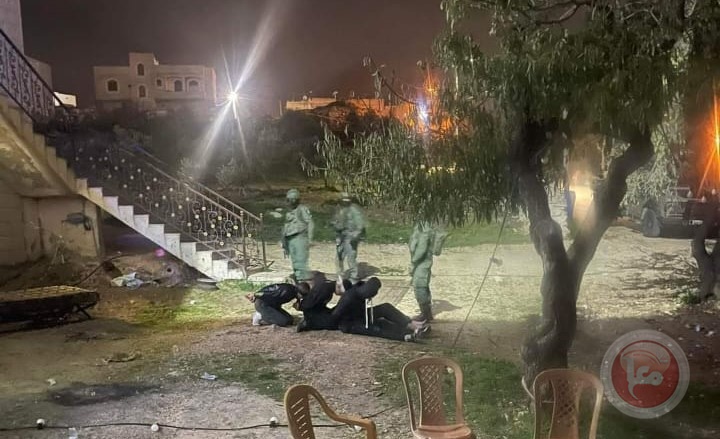 الاحتلال يعتقل 12 مواطنا من محافظة الخليل 