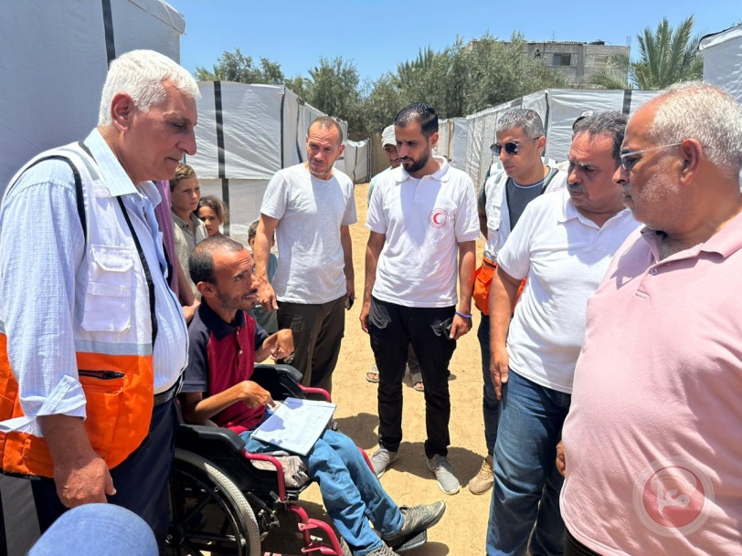 جمعية الهلال الأحمر تفتتح مخيما لذوي الإعاقة في دير البلح