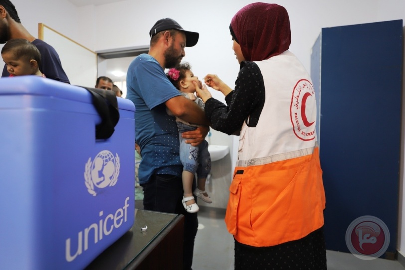 الهلال الأحمر الفلسطيني ينجح في تطعيم أكثر من 10 آلاف طفل بخان يونس في يوم تاريخي (صور)