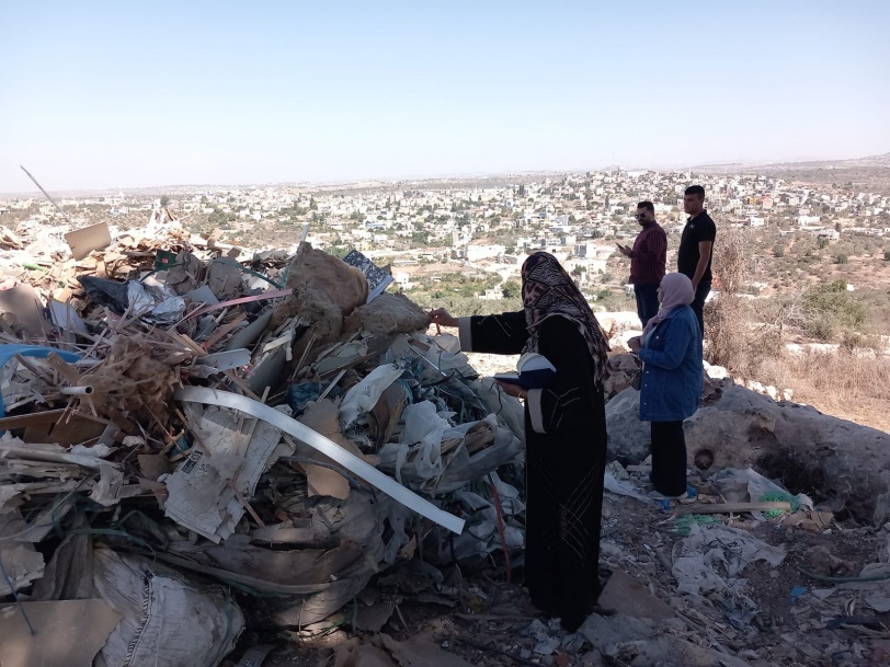 قلقيلية: سلطة جودة البيئة تتابع عدة شكاوى حول تهريب نفايات إسرائيلية للمحافظة