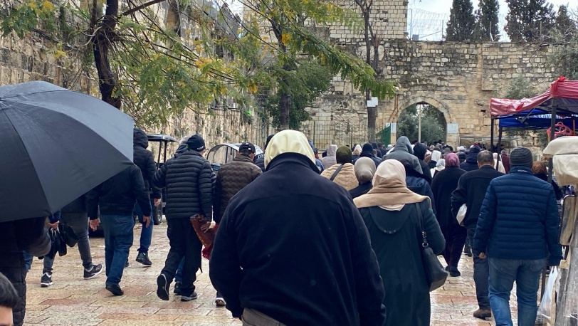 الجمعة الثالثة من رمضان.. قيود الاحتلال تحد من أعداد المصلين في الأقصى (صور)