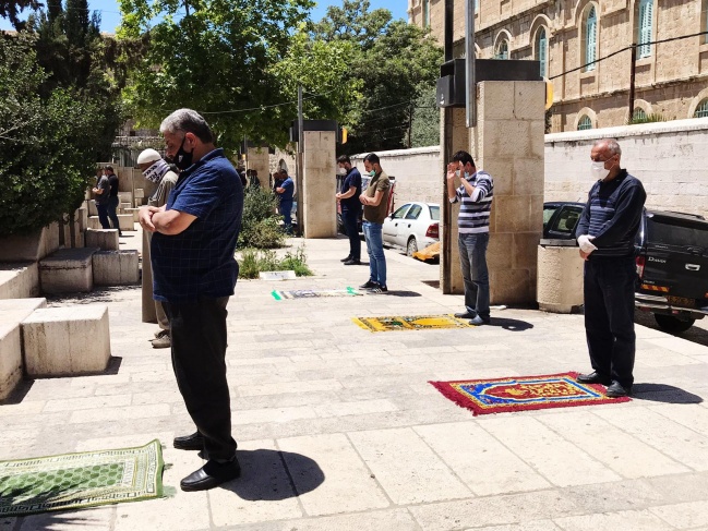 كورونا تغيب مظاهر الجمعة الثالثة من شهر رمضان عن القدس