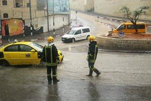 الدفاع المدني يرفع درجة الجاهزية ويحذر المواطنين 