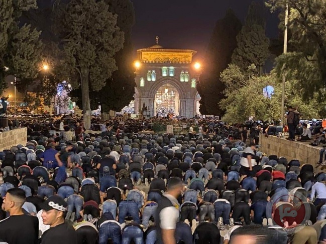 صور - ليلة القدر في القدس- عشرات الآلاف يؤمون الأقصى.. مواجهات عنيفة في المدينة