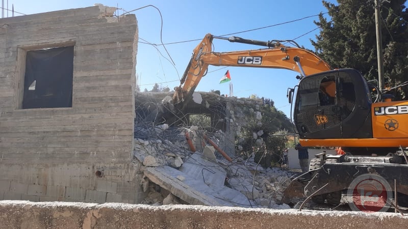 Demolition of residential apartments and a commercial facility in Jerusalem