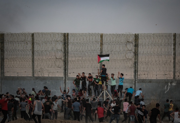 جيش الاحتلال يشرع في بناء جدار جديد على حدود قطاع غزة