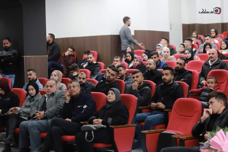 برنامج الإعلام في جامعة فلسطين الأهلية يناقش مشاريع التخرج البصرية