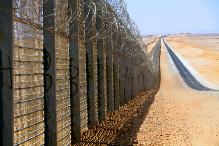 Haaretz: The next stage will focus on reaching an agreement with Egypt to build a new security barrier