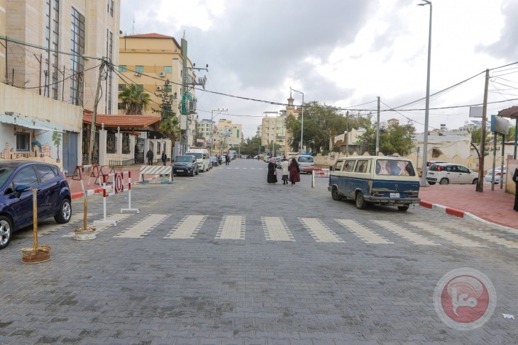 وزير الحكم المحلي ورئيس بلدية غزة يفتتحان مشروع تطوير شارع الجزائر- المرحلة الثانية 