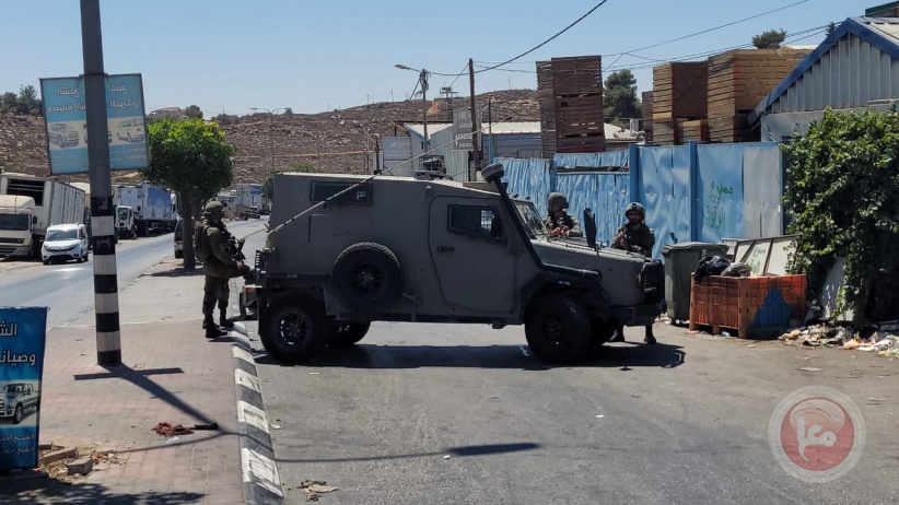 The occupation forces arrest 6 citizens from the city of Hebron