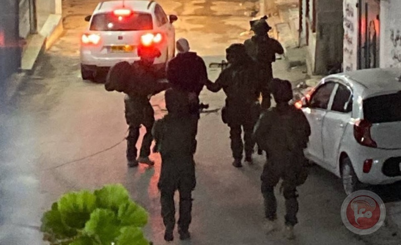 اعتقال 15 مواطنا في الضفة الغربية 