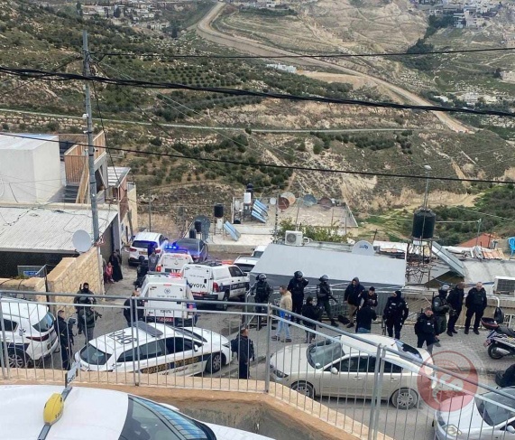 جبل المكبر- اقتحام بناية عائلة الشهيد أحمد عليان وتحرير مخالفات عشوائية