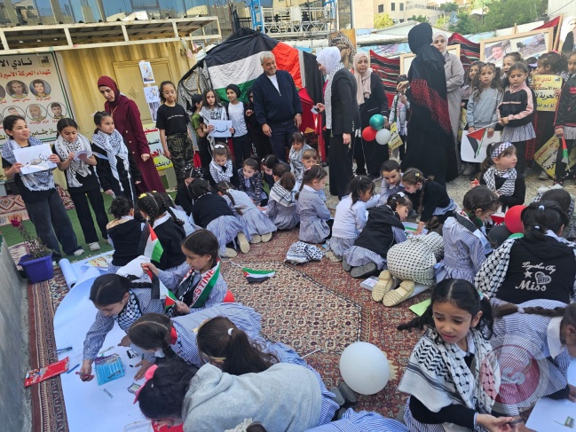 تربية الخليل ونادي الأسير ينظمان يوم وطني في مدرسة الصفا بمناسبة يوم الأسير الفلسطيني