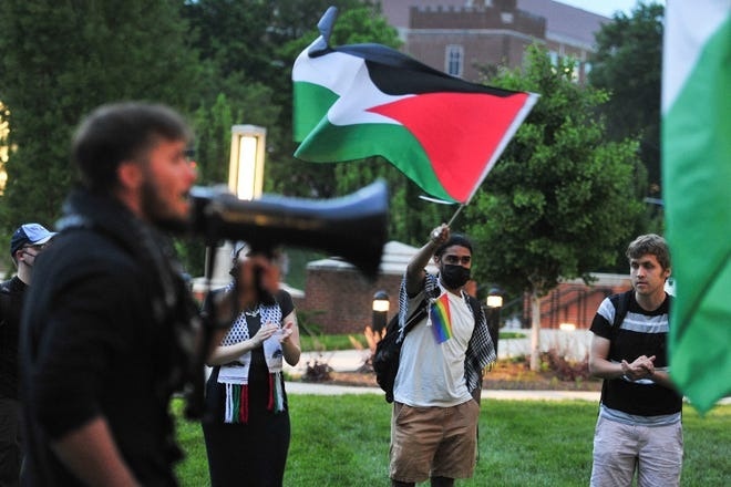 12 Princeton University faculty members go on hunger strike in support of Gaza
