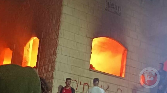 Watch - Settlers burn a house in Duma, south of Nablus