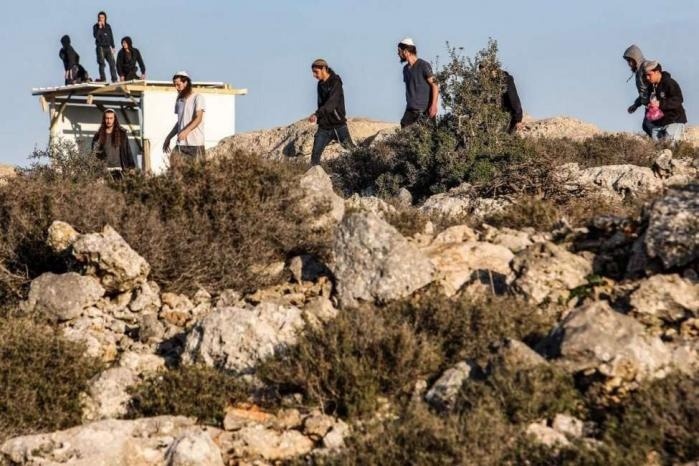 Settlers attack the Arab Mlihat community northwest of Jericho