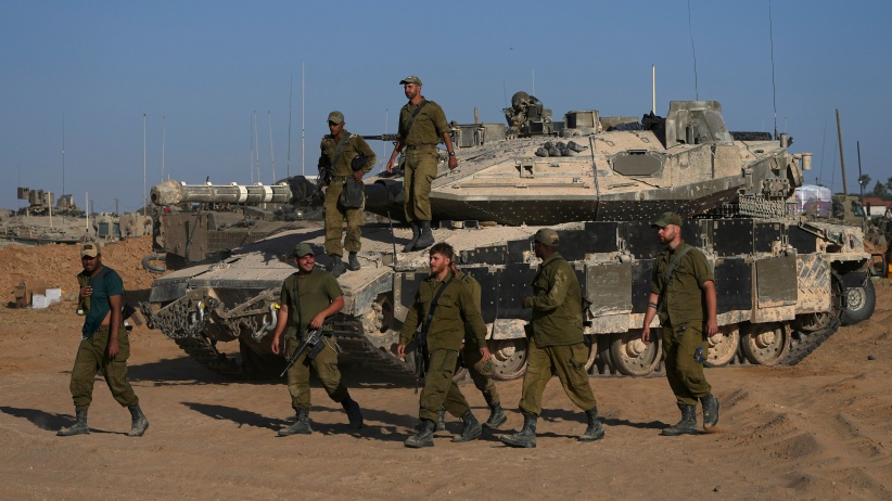 Families of Israeli soldiers call on their children to stop the fighting