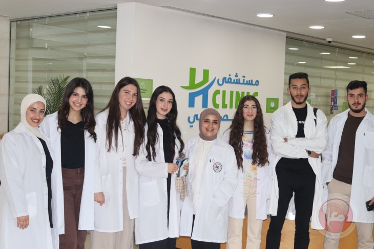 رام الله- طلبة الطب البشري في&quot;العربية الأمريكية&quot; ينهون تدريبا بمستشفى &quot;Hclinic&quot;