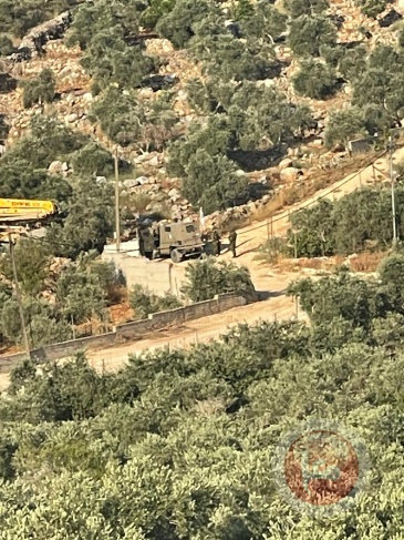 جيش الاحتلال يصادر مضخة باطون ومعدات يدوية ومستوطنون يعتدون على العمال بقراوة بني حسان