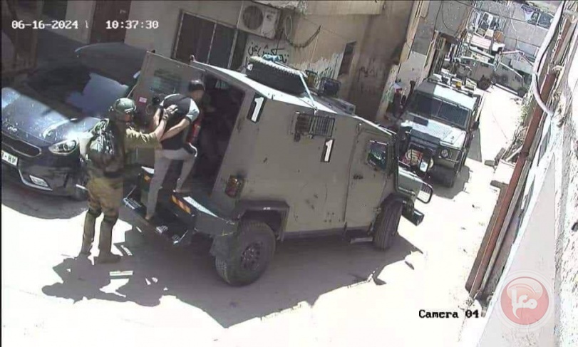 A young man was injured and another was arrested during the storming of Al-Faraa camp