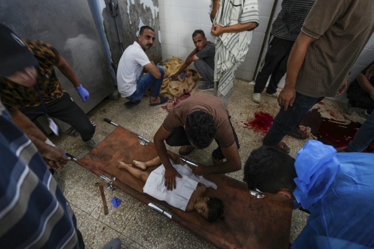 Two martyrs and one injured in an Israeli bombing targeting west and north of Rafah