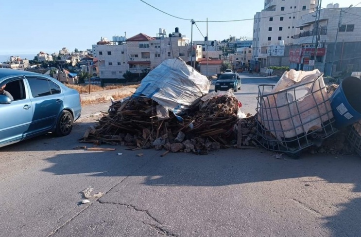 اعتقال مواطن والاعتداء على مواطنين خلال حملة للاحتلال في بيت أمر