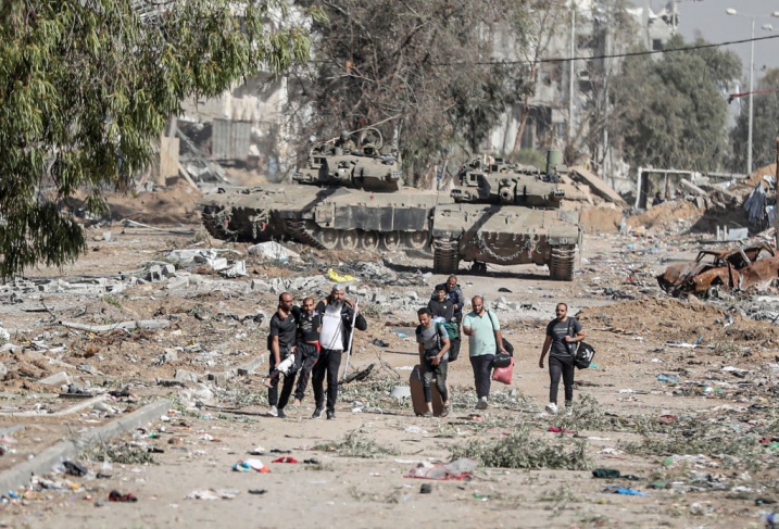 The occupation army orders citizens to evacuate neighborhoods in Khan Yunis and Rafah