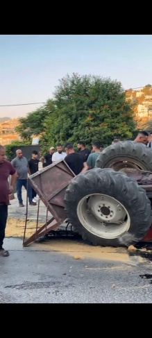 نجاة شابين من الموت بعد انحراف جرار زراعي في بلدة صوريف