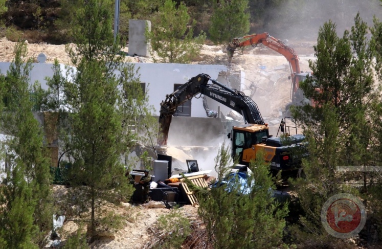 Occupation forces demolish 5 houses in Al-Walaja village, west of Bethlehem