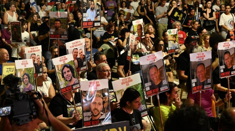 Thousands of Israelis demonstrate against Netanyahu government