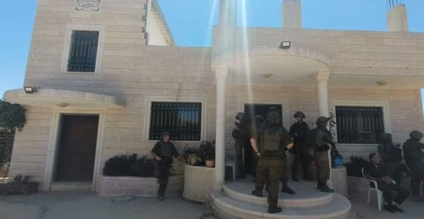 The occupation army takes measurements of the house of the perpetrator of the ramming attack