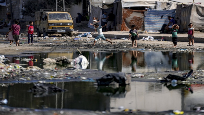 Khan Yunis Municipality calls on displaced people living in rainwater collection ponds to leave their tents immediately