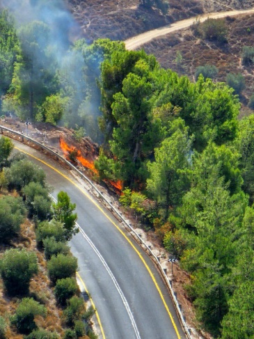 An Israeli was injured.. Power outage and fires broke out in several areas in the Upper Galilee