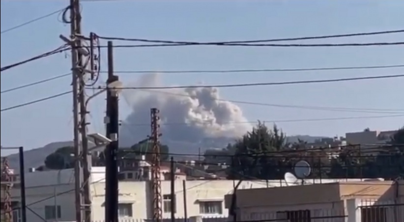 لبنان.. الجيش الإسرائيلي يفجر منازل في مارون الراس ويقتل 3 أشخاص بغاراته 