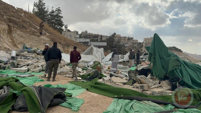 الاحتلال يهدم مسجدا في قرية جبل المكبر 