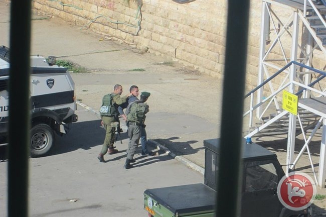 الاحتلال يعتقل 16 مواطنا من محافظة الخليل