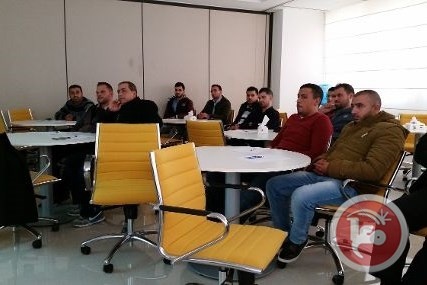 كهرباء محافظة القدس تختتم دورة تدريبية لموظفي مركز الاتصال