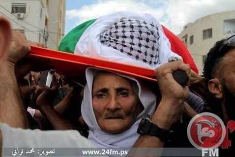 &lt;div&gt;صورة وتعليق: &lt;/div&gt;الأم التي حملت ابنها مرتين.. مرة حين ولد، ومرة حين أستشهد