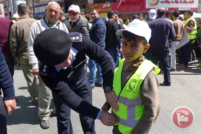 صور- مسيرة تحت شعار &quot;لا للمركبات غير القانونية&quot;