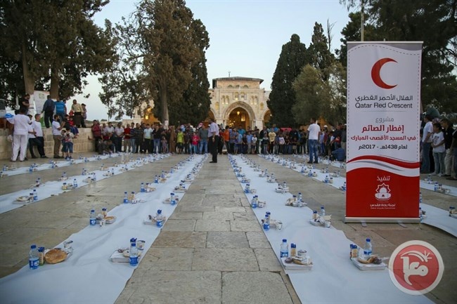 لجنة زكاة القدس تنفذ مشروع افطار الصائم في المسجد الأقصى