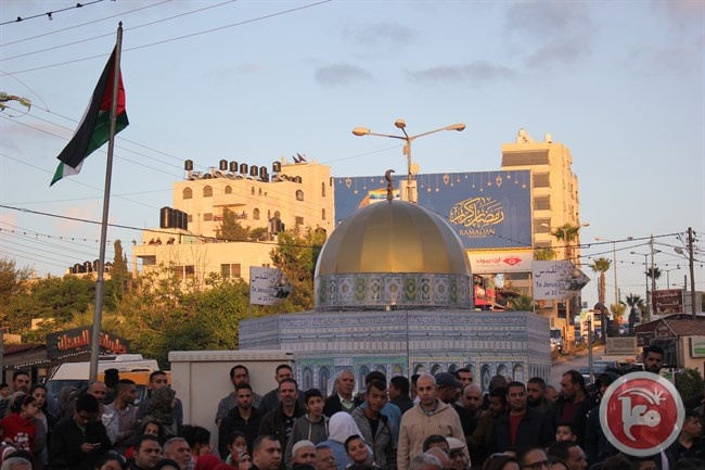 بلدية بيتونيا تفتتح مُجسماً لقبة الصخرة وفانوس رمضان