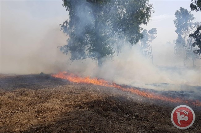 حريقان وأجسام مشبوهة طائرة في محيط غزة