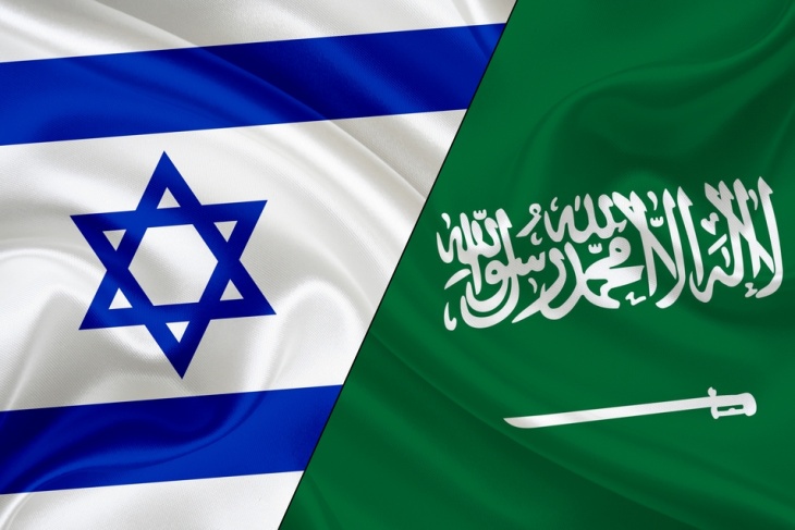 سعودي يهاجم الشعب الفلسطيني من تل أبيب