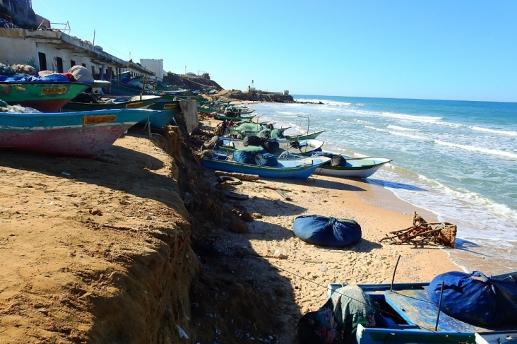 ميناء غزة ودير البلح يتعرضان لأضرار جسيمة جراء المنخفض الجوي الأخير